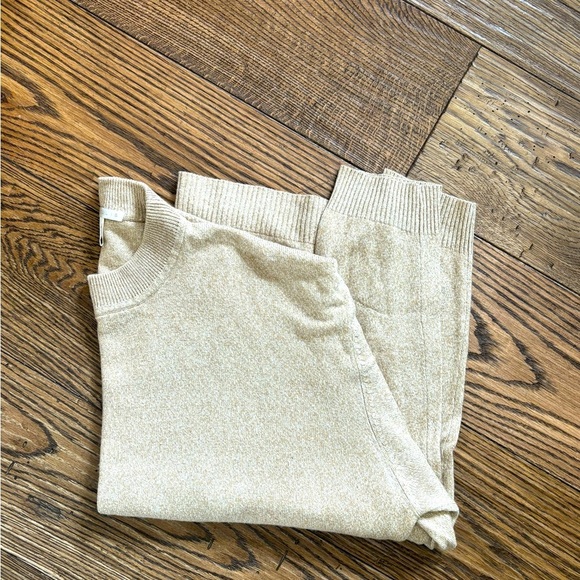 Silk Wool Tan Heather Lightweight Sweater - Picture 1 of 4